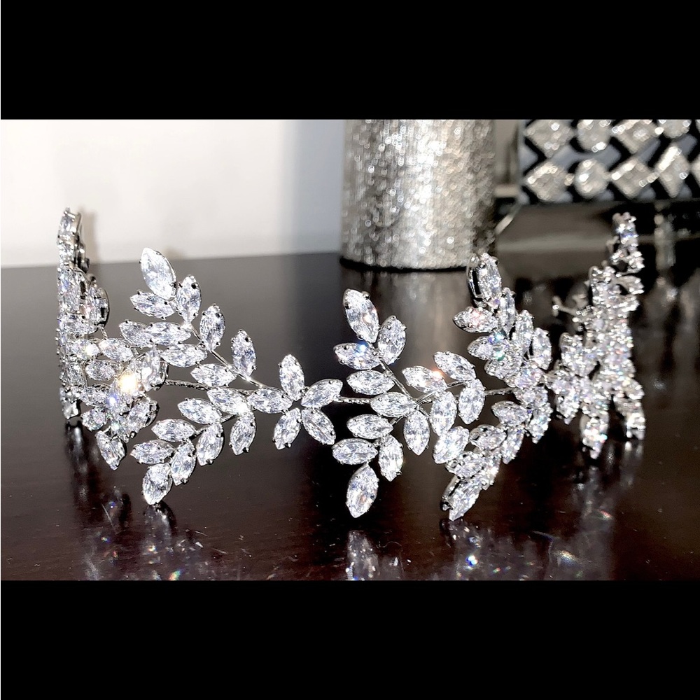 Stunning Swarovski Bridal Headpiece BRAND NEW